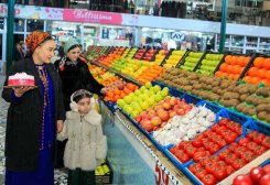 Türkmenistanyň Prezidenti sarp edilýän harytlaryň nyrhlaryny gözegçilikde saklamagy tabşyrdy