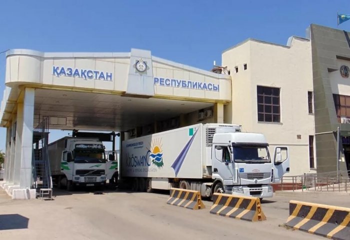 Казахстан внедрит электронную очередь на границе с Туркменистаном