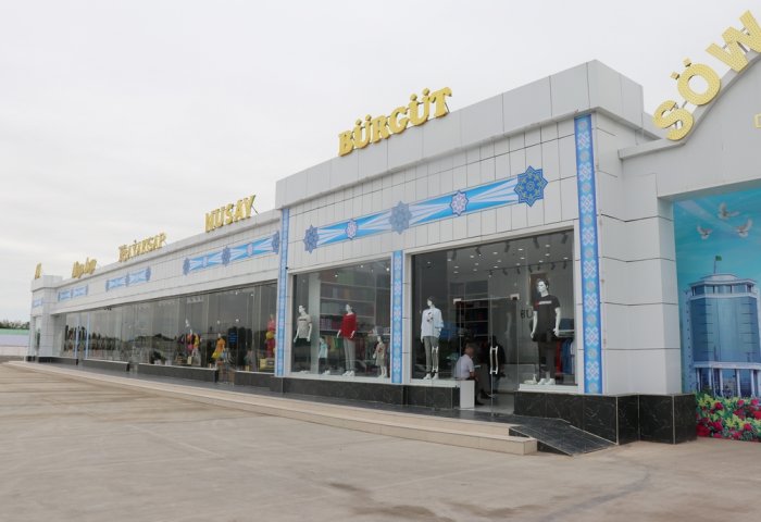 В Ашхабаде открылись новые текстильные магазины