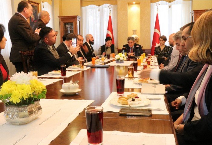 Türkiye’nin Türkmenistan Büyükelçisi, Aşkabat’ta bir tanışma toplantısı düzenledi