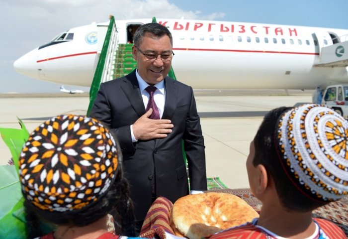 Gyrgyz Respublikasynyň Prezidenti halkara foruma gatnaşmak üçin Aşgabada geldi
