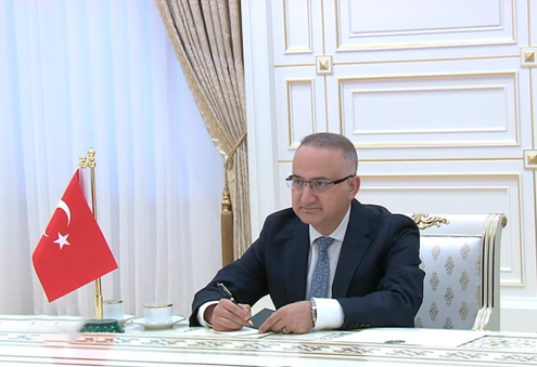 Serdar Berdimuhamedow Türkiýäniň Türkmenistanda täze bellenilen ilçisini kabul etdi