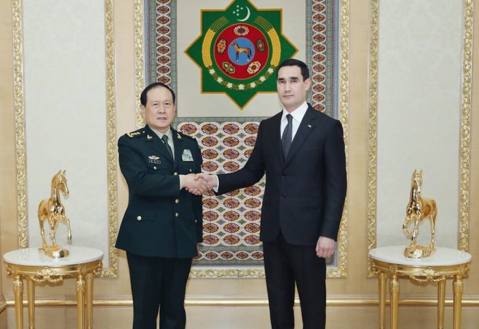Президент Туркменистана принял министра обороны Китая