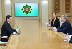 Президент Туркменистана встретился с высокопоставленными представителями США