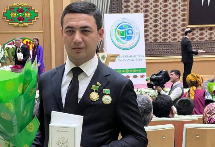 Aşgabatda “Türkmenistanyň Bitaraplygynyň 30 ýyllygyna” ýubileý sylaglarynyň gowşurylyş dabaralary geçirildi Aşgabatda “Türkmenistanyň Bitaraplygynyň 30 ýyllygyna” ýubileý sylaglarynyň gowşurylyş dabaralary geçirildi