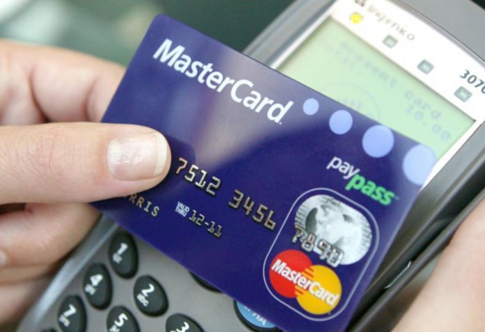 Банк «Рысгал» предлагает своим клиентам новый банковский карт