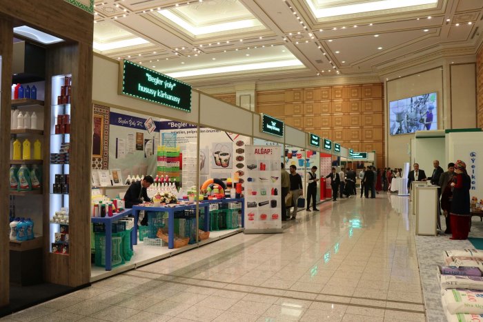 На выставке туркменских предпринимателей демонстрируются достижения частного сектора