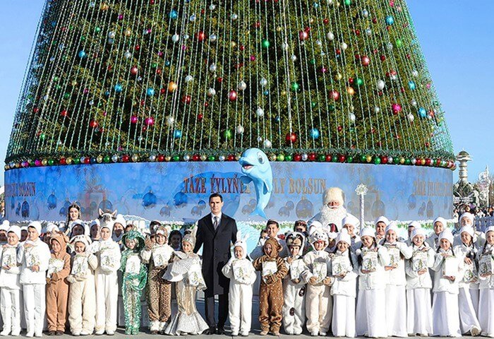 Turkmen President Participates in New Year Celebrations