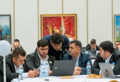 Trades on SCRMET Total About 32 Million Manats