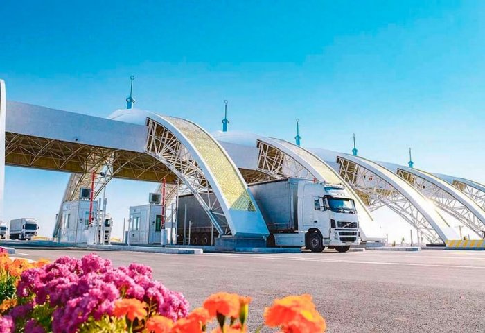 Туркменистан и Узбекистан намерены упростить визовые процедуры для международных грузоперевозчиков
