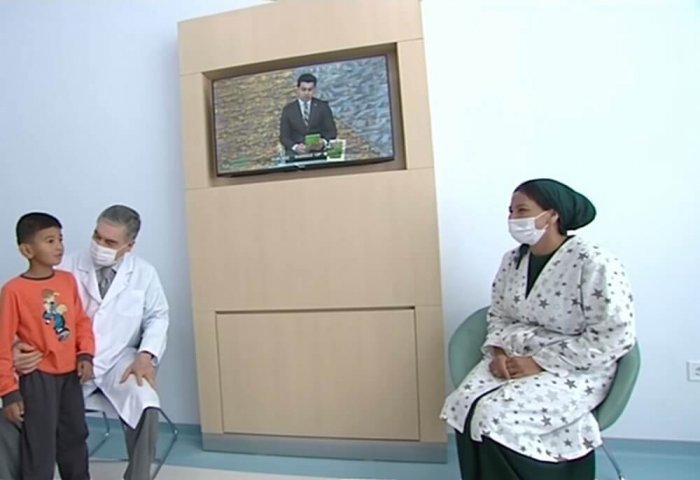 Gurbanguli Berdimuhamedov, Daşoguz'da tedavi gören çocukların sağlık durumlarıyla ilgilendi