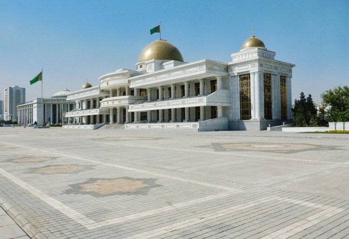 Turkmenistan to Reconstruct Former Government Tribune Into Business Meetings Center