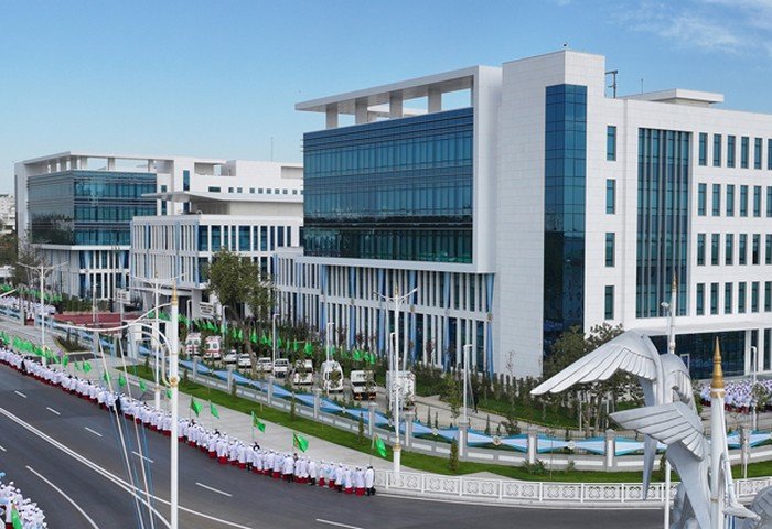 В Туркменистане построят новые клиники и образовательные медучреждения