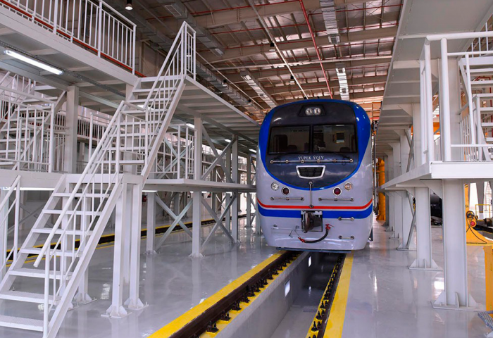 Türkmenistana üç bölekli täze ýük teplowozlary gelip gowuşdy