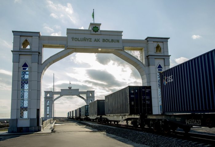 Туркменистан поддерживает создание международного транспортно-транзитного коридора