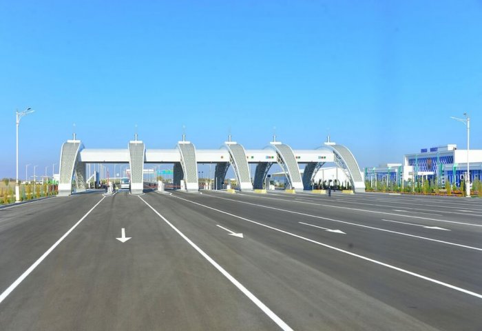 Türkmenistan’da yüksek hızlı otoyolunun Aşkabat-Tecen kesimi hizmete açıldı