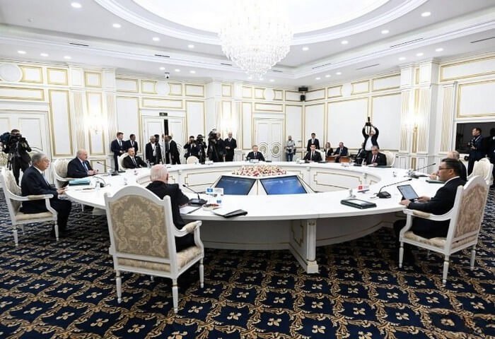 Президент Туркменистана предложил обсудить вопросы долговых обязательств и взаиморасчётов