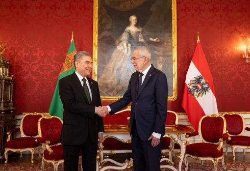 Gurbanguly Berdimuhamedov Invites Austrian President to Visit Turkmenistan