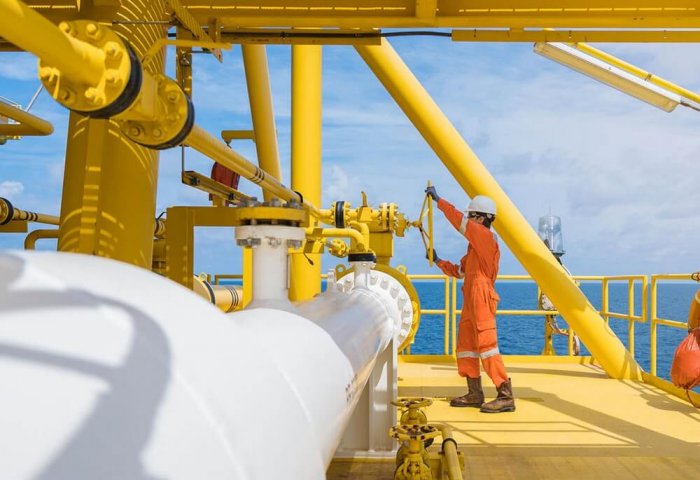 АБР прекратит финансирование добычи нефти и газа