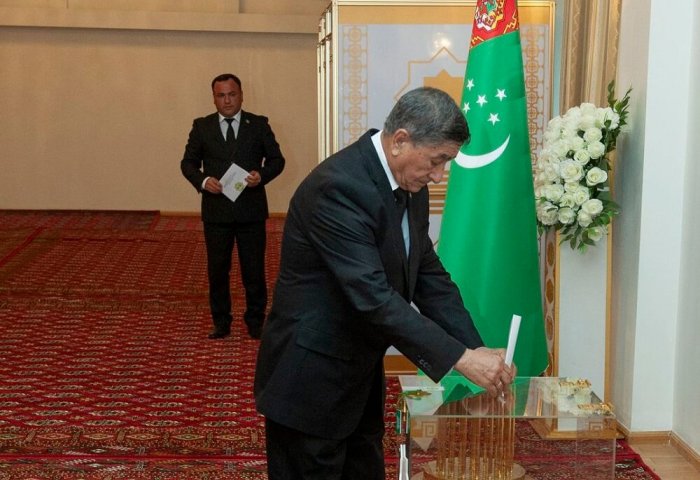 Продолжаются досрочные выборы президента Туркменистана