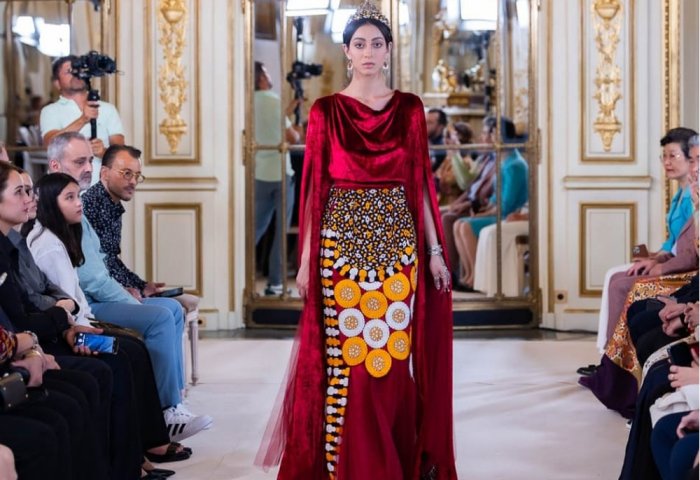 Türkmen dizaýneri Parižde öz işleriniň ýygyndysyny görkezdi Türkmen dizaýneri Parižde öz işleriniň ýygyndysyny görkezdi