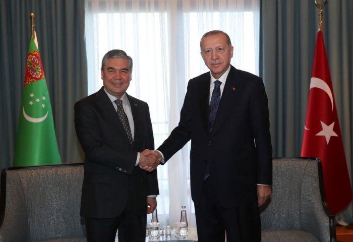Türkmenistan Devlet Başkanı, İstanbul’da Türk mevkidaşı ile görüştü