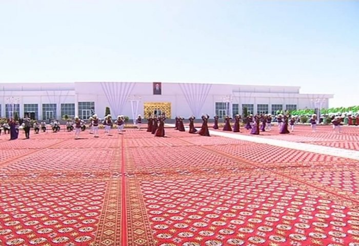 Türkmenistan’ın Mari vilayetinde toplu etkinliklere yönelik 3.000 kişilik tesis açıldı