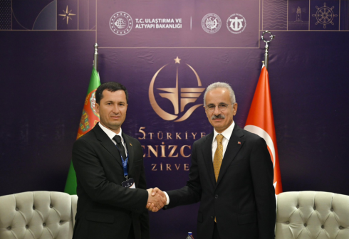 Turkmenistan and Türkiye Discuss Expanding Maritime Transport