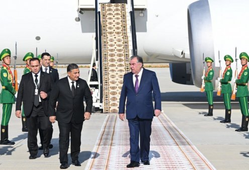 Leaders of Tajikistan and Kyrgyzstan Arrive in Ashgabat