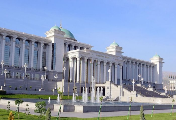 Туркменский лидер объявил о решении дать дорогу молодым руководителям