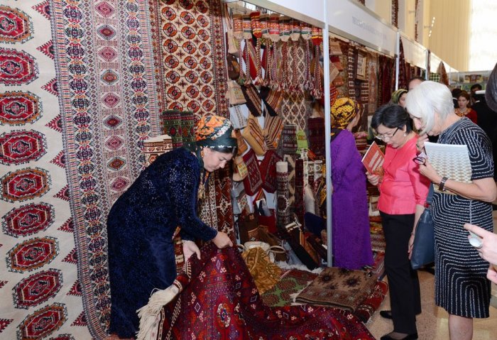 Turkmenistan Makes Major Changes in Carpet Production and Sericulture Sectors