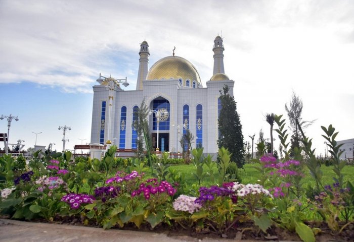 New Mosques Open in Turkmenistan's Provinces