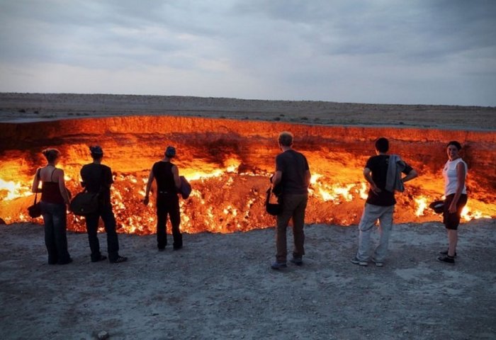 Türkmengaz с помощью специально разработанного метода тушит газовый кратер Дарваза
