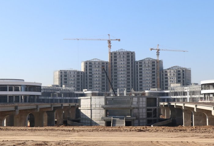 Massive Shopping and Entertainment Center Under Construction in Turkmen Capital