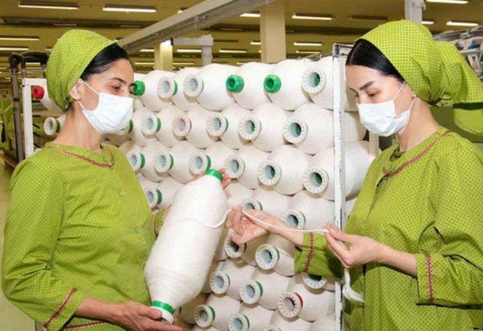 Dostluk Sährasy Monthly Produces 1-1.5 Tons of Hand-Made Carpet Yarn