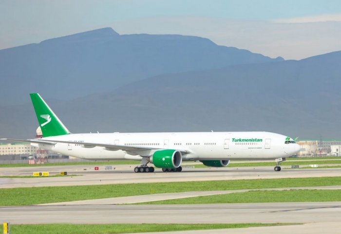 Täze “Boeing-777-300ER” ýolagçy uçarynyň ikinjisi Aşgabat Halkara howa menziline getirildi