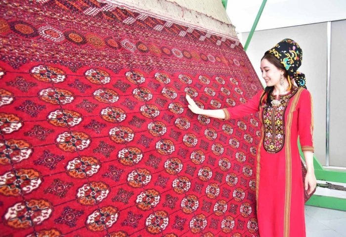 Turkmen Carpet Company to Create 500 Jobs for Women