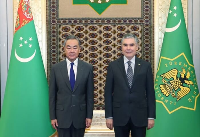 Çin Dışişleri Bakanı, Türkmenistan Devlet Başkanı ile görüştü