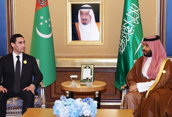 Turkmen President Meets With Crown Prince of Saudi Arabia