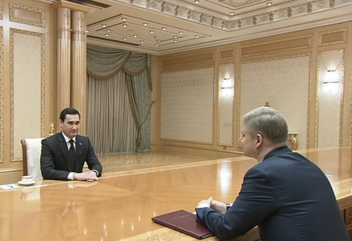 Президент Туркменистана провел встречу с руководителем ОАО «Российские железные дороги»