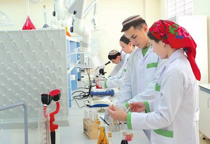 Turkmen Scientists Develop Innovative Hydrophobic Brick Technology