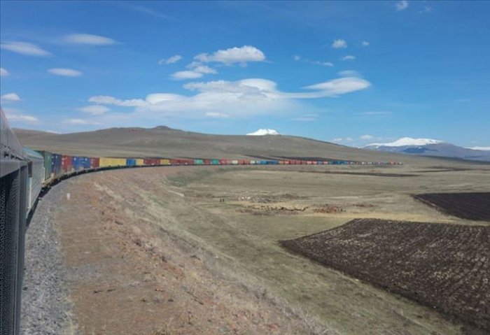 Longest Freight Train on Baku-Tbilisi-Kars Railway Heads to Central Asia