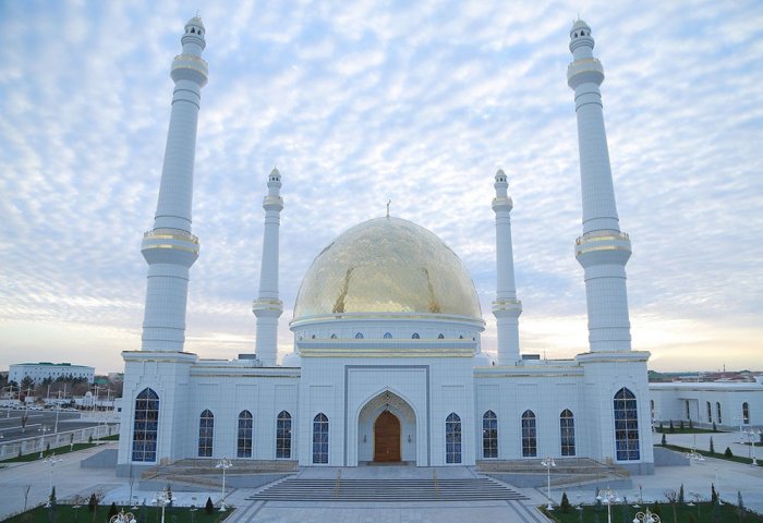 Turkmen President Opens Main Mosque of Lebap Velayat
