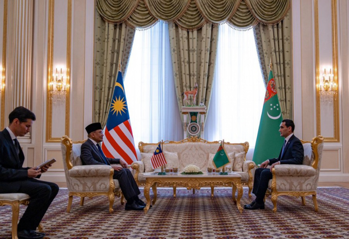 President of Turkmenistan Meets with Prime Minister of Malaysia