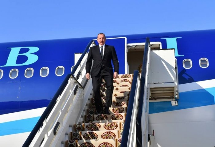 Azerbaycan Devlet Başkanı İlham Aliyev, resmi ziyaretle Türkmenistan’a geldi