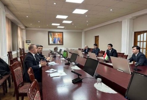 Duşanbe’de Türkmenistan Ticaret Evi’nin açılması masaya yatırıldı