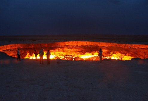 В Туркменистане погасят газовый кратер Дарваза