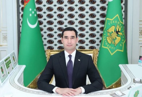 Serdar Berdimuhamedowa Türkmenistanyň Gahrymany diýen at dakyldy