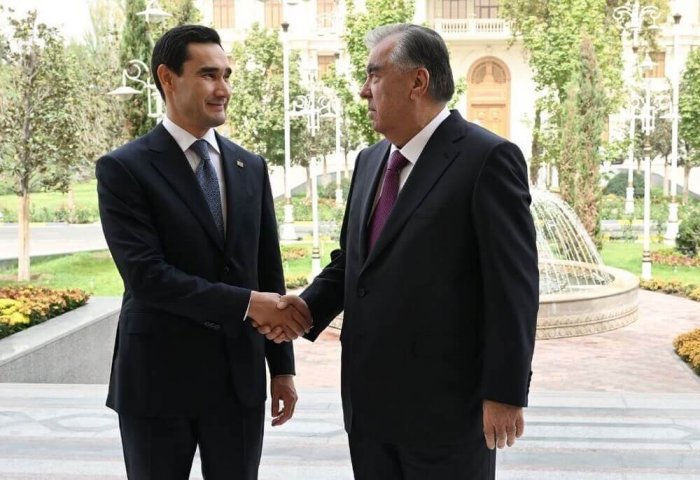 Turkmen President Serdar Berdimuhamedov Meets Tajik Counterpart in Dushanbe
