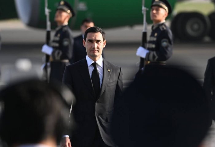 Türkmenistanyň Prezidenti ŞHG sammitine gatnaşmak üçin Özbegistana bardy